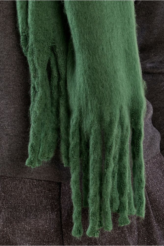 Plain scarf, fringed