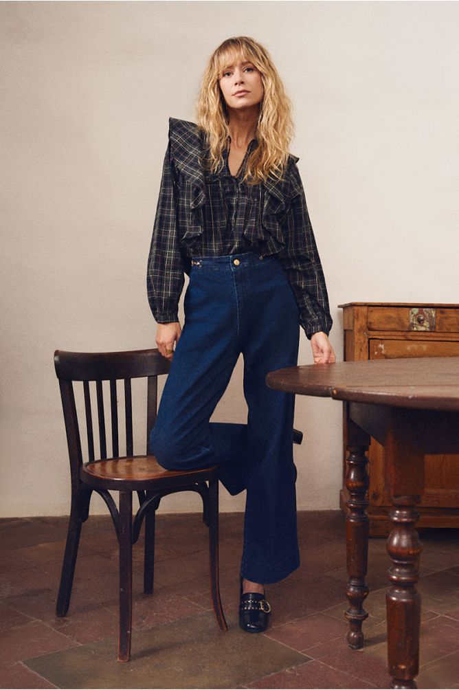 Denim évasé, détail boucle