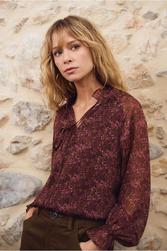 Chemise courte semi-transparente