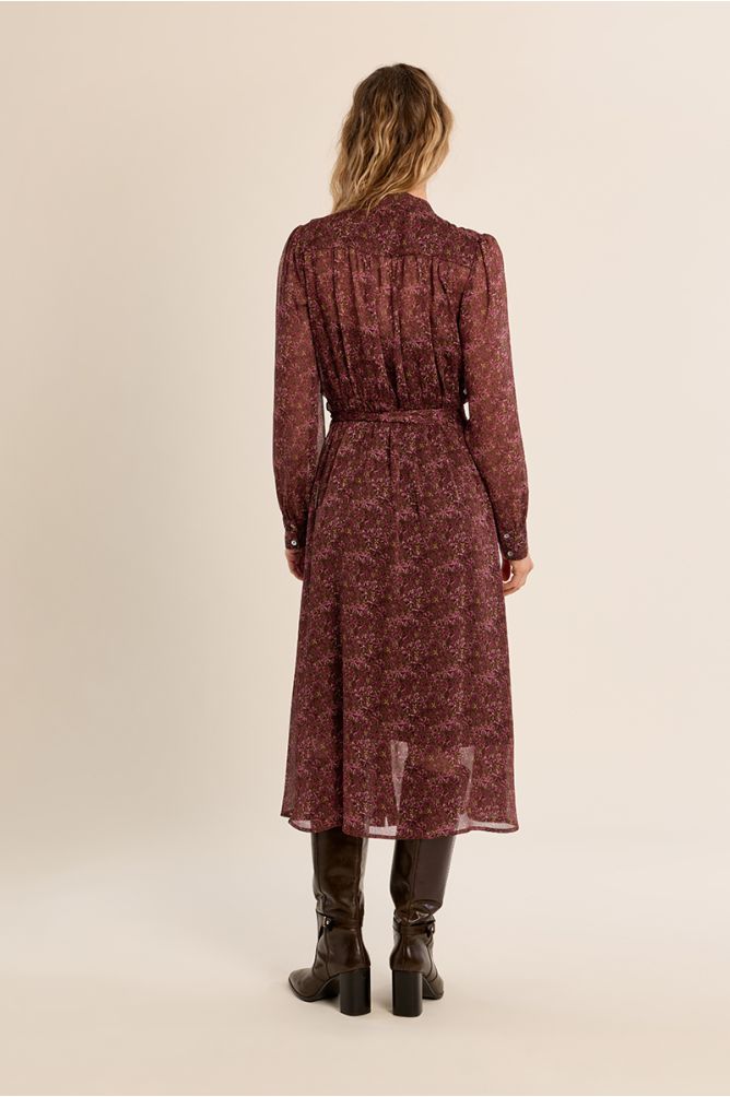 Robe longue, en semi-transparence