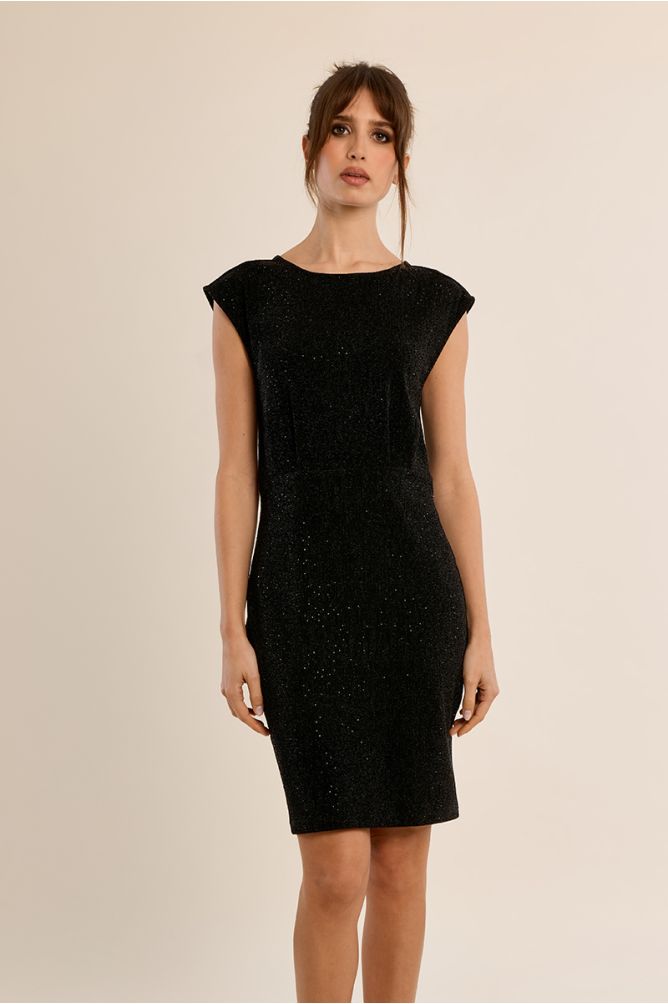 Vestido corto ajustado detalle hombreras