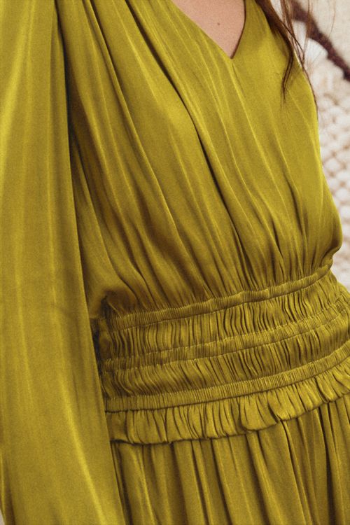 Robe courte satinée