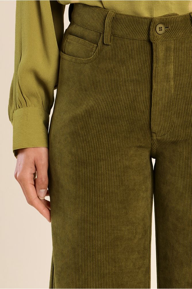Pantalon évasé en velours côtelé