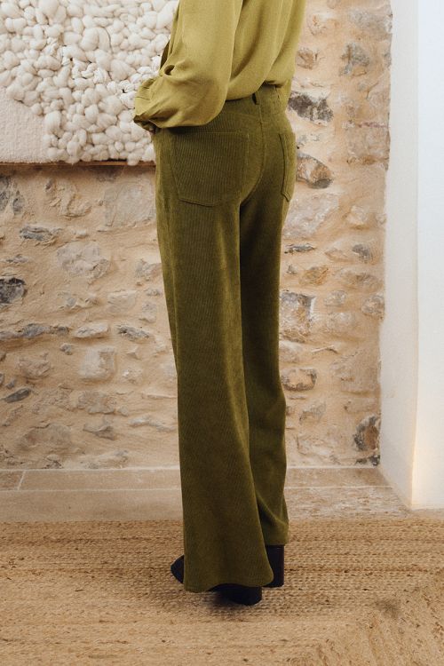Pantalón largo acampanado