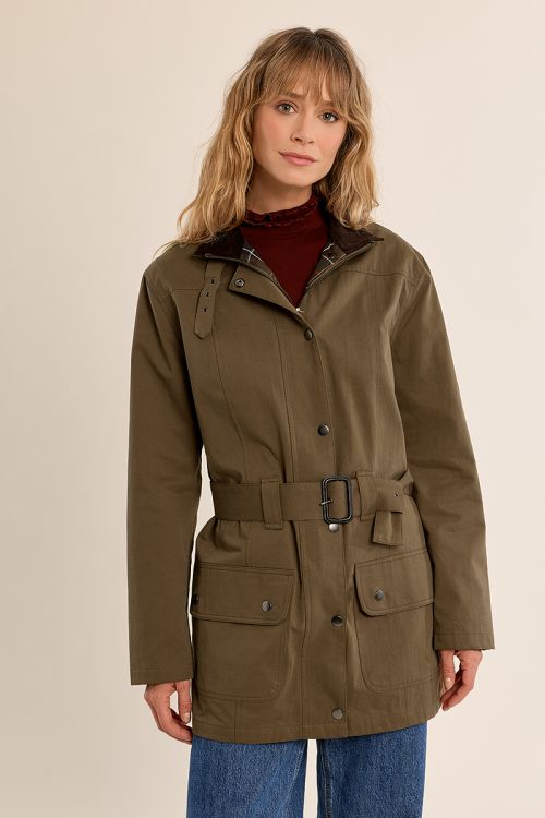 Parka con cuello solapa y cinturón
