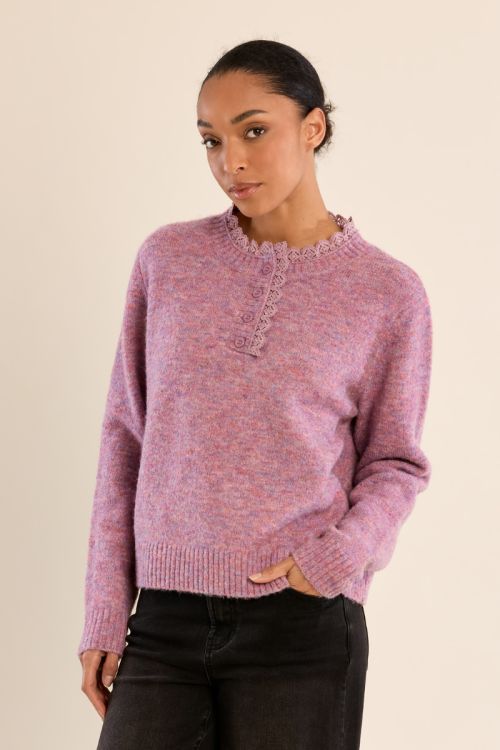 Knitted sweater, lace collar
