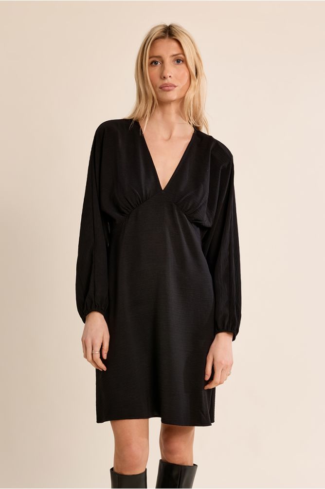 Vestido corto de manga larga obispo
