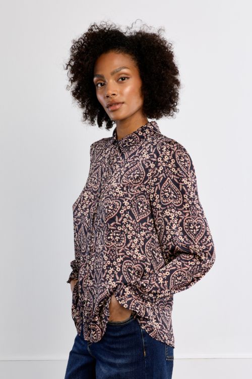 Camisa de manga larga mariposa y estampado