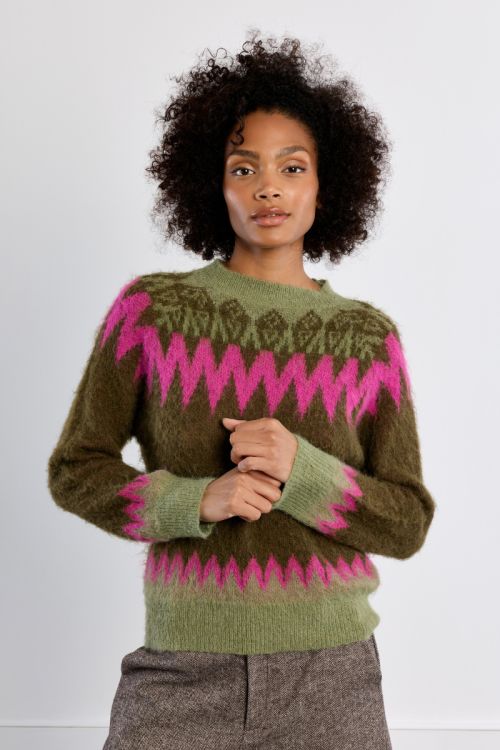 Sweater with geometric patterns