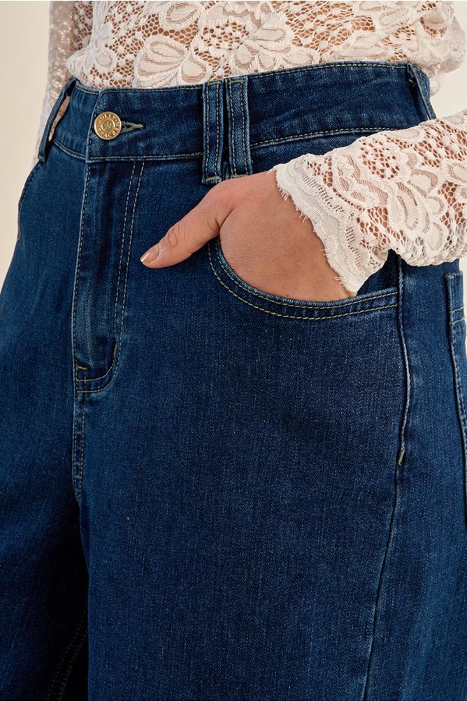 Pantalón vaquero perneras anchas