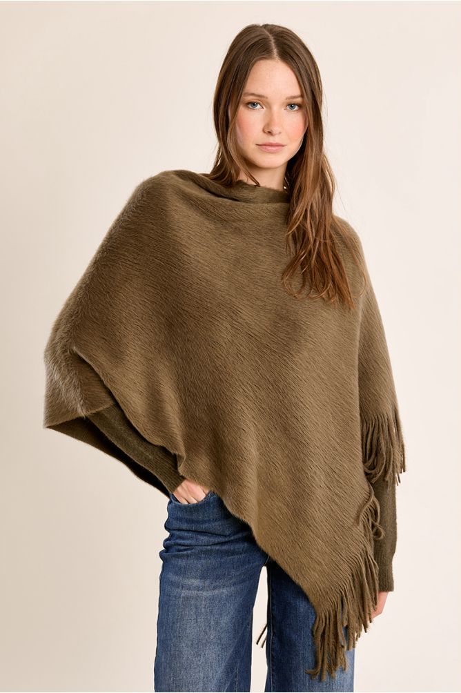 Poncho à franges, maille brossée