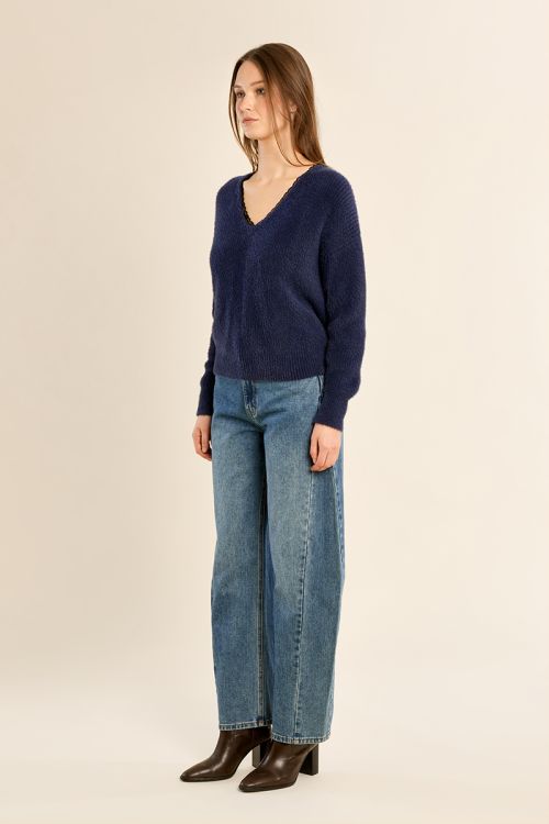 Pull en col V, à dentelle