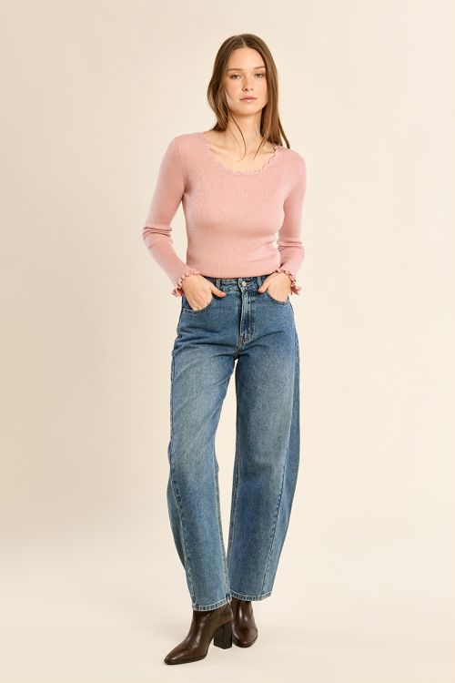 Pull en maille côtelée, col en dentelle