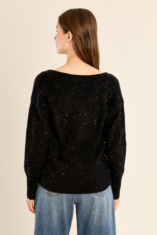 Pull fin, orné de sequins