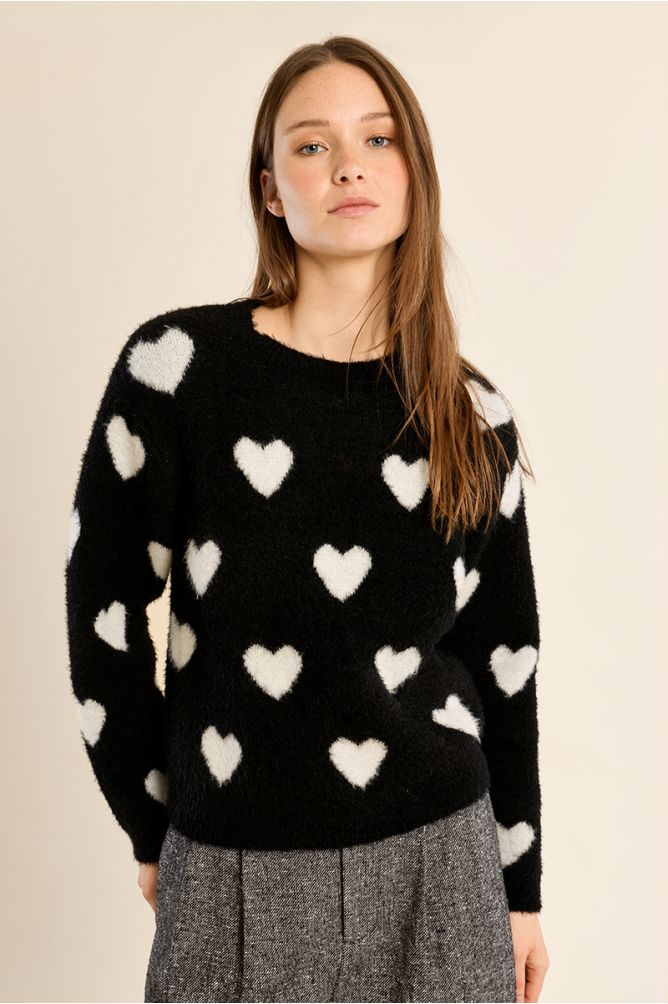 Straight sweater, heart pattern
