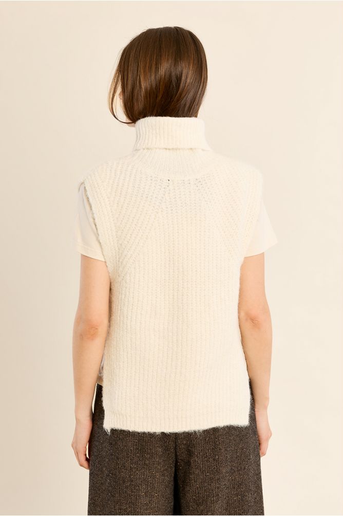 Pull col roulé en maille, sans manches