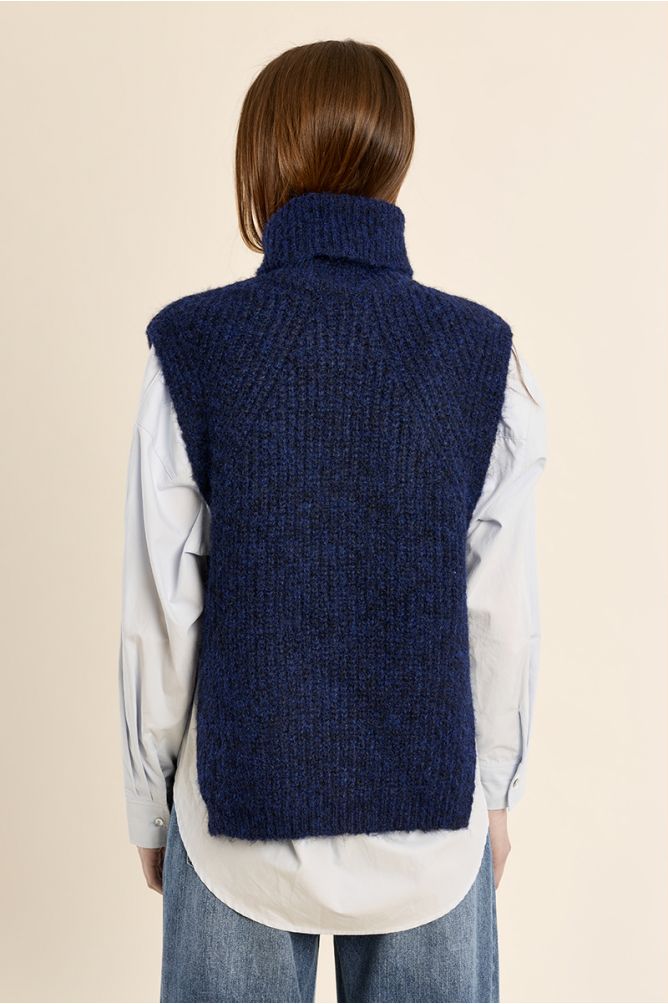 Pull col roulé en maille, sans manches