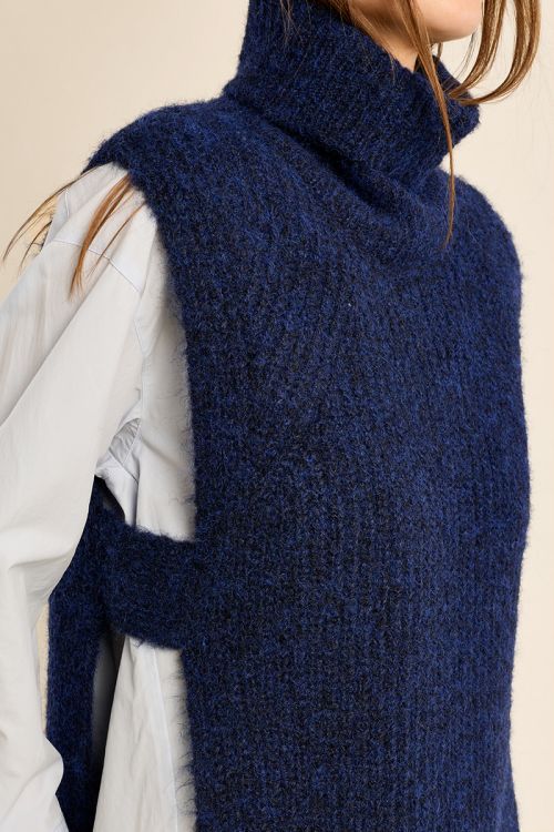 Knitted turtleneck sweater, sleeveless