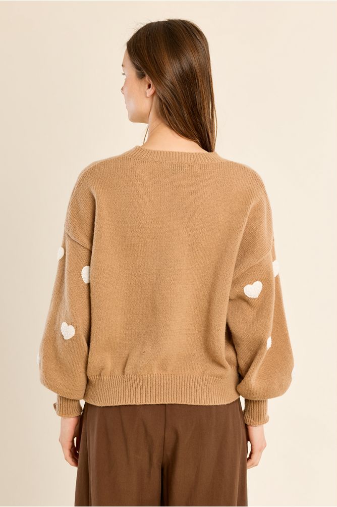 Pull à cœur en relief