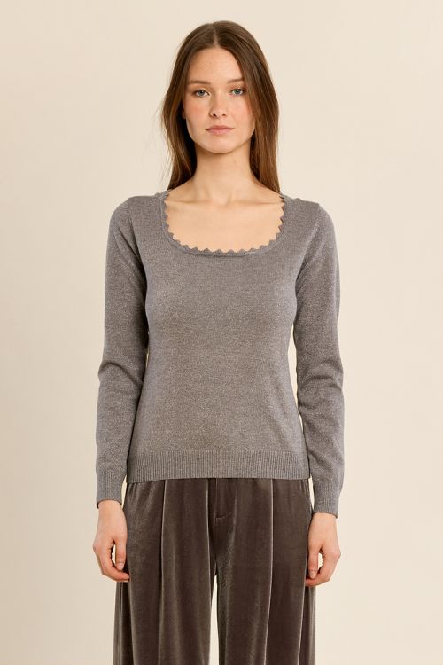 Fitted sweater, scalloped square neckline