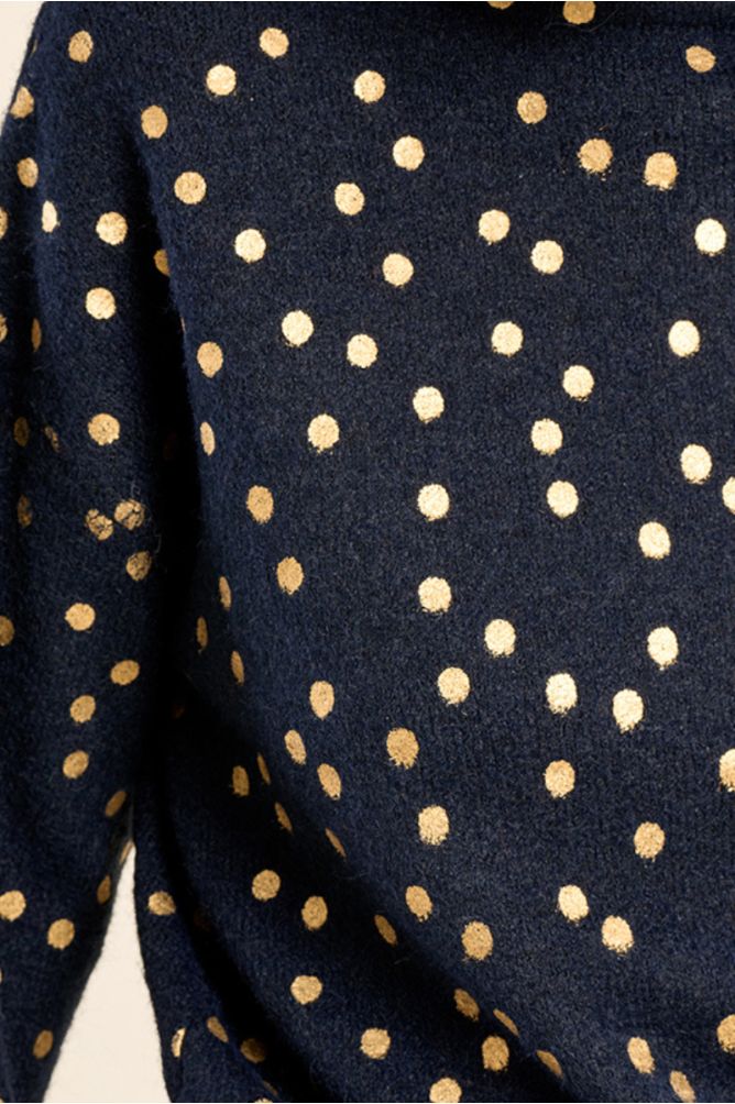 Boat neck sweater, polka dot pattern