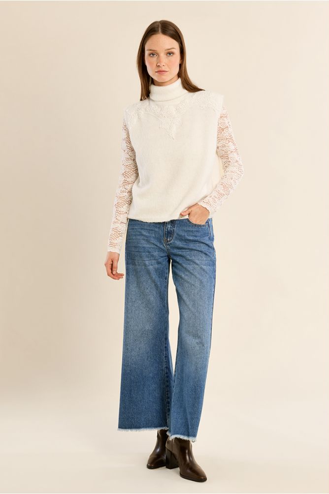 Pull sans manches, col roulé brodé