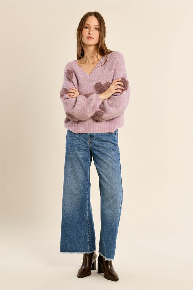Pull duveteux aux cœurs irisés