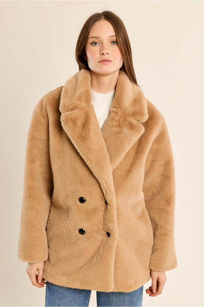 Manteau en fausse fourrure