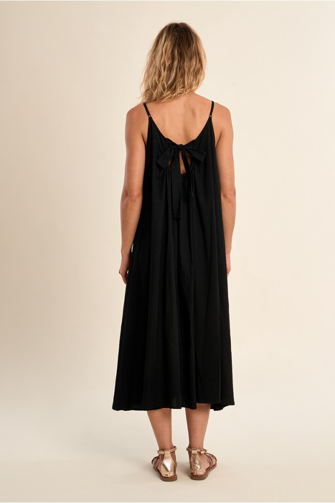 Robe longue, dos nu