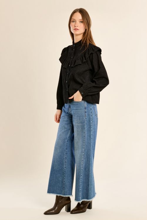 Blouse col montant volantée