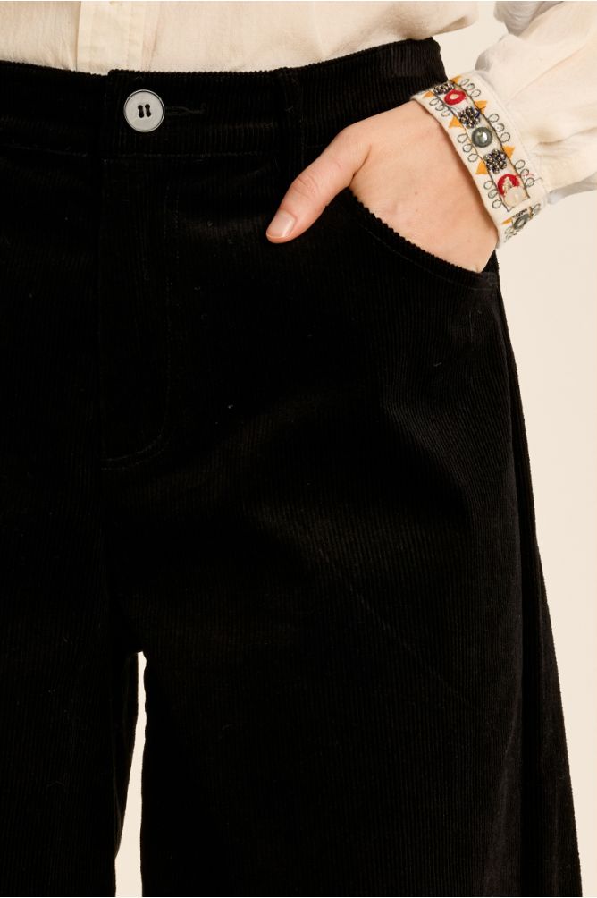 Flared Bermuda shorts