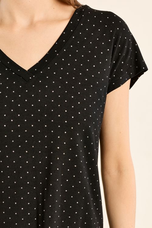 Polka dot V-neck T-shirt