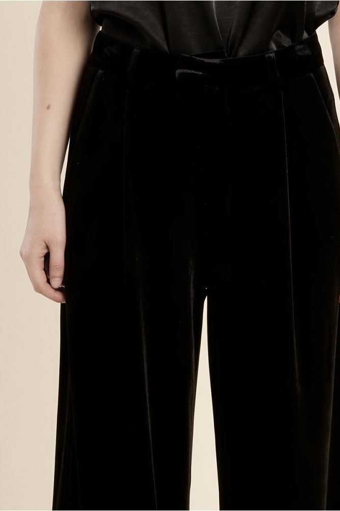 Straight-leg velvet pants