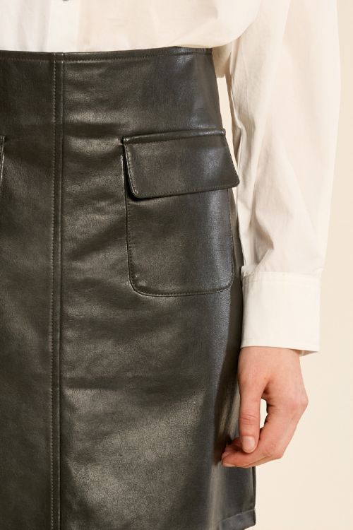 Jupe évasée en simili-cuir