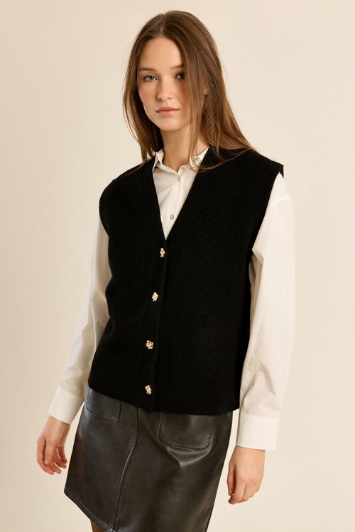 Knitted cardigan, sleeveless
