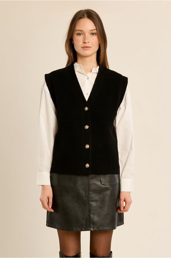 Knitted cardigan, sleeveless
