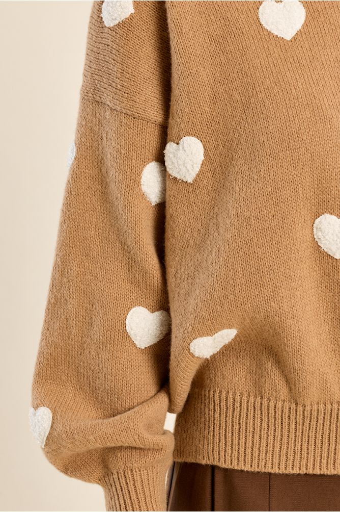 Pull à cœur en relief