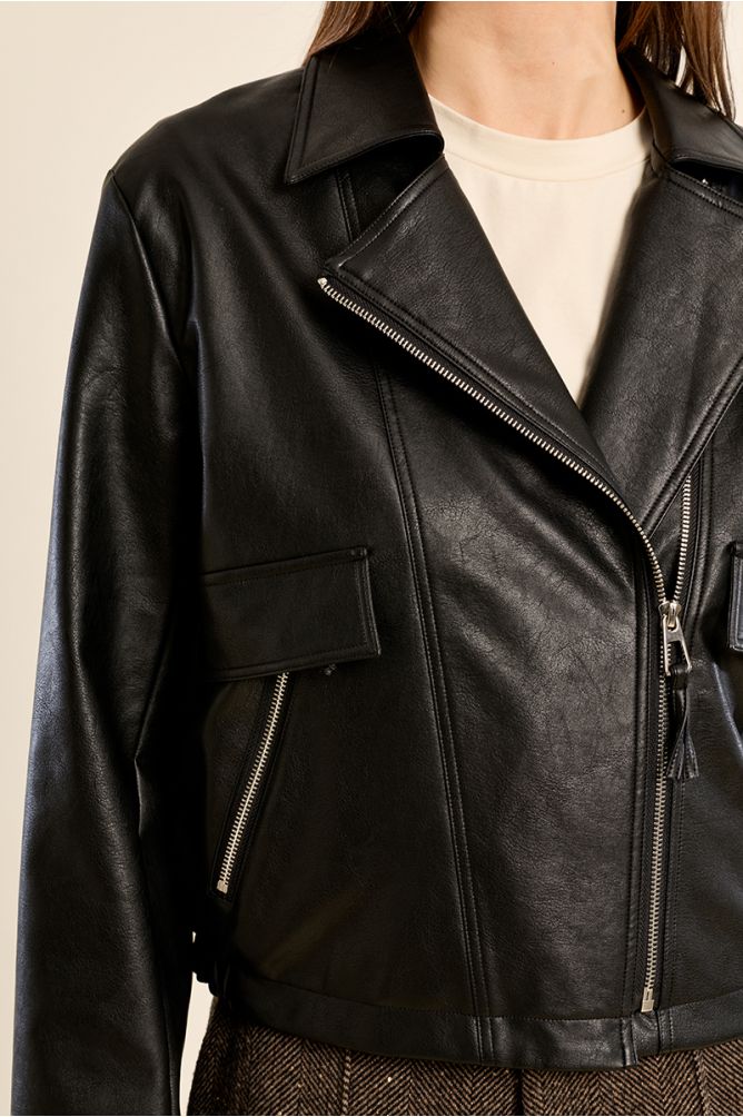 Chaqueta de motera con cuello y solapa