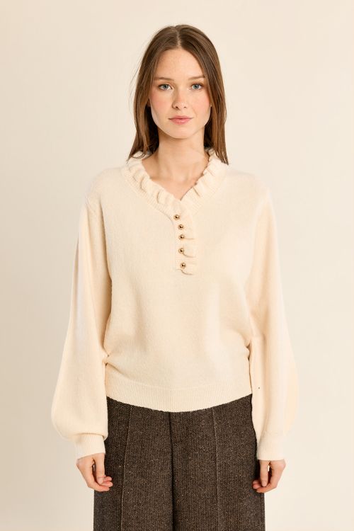Knitted sweater with ruffled collar