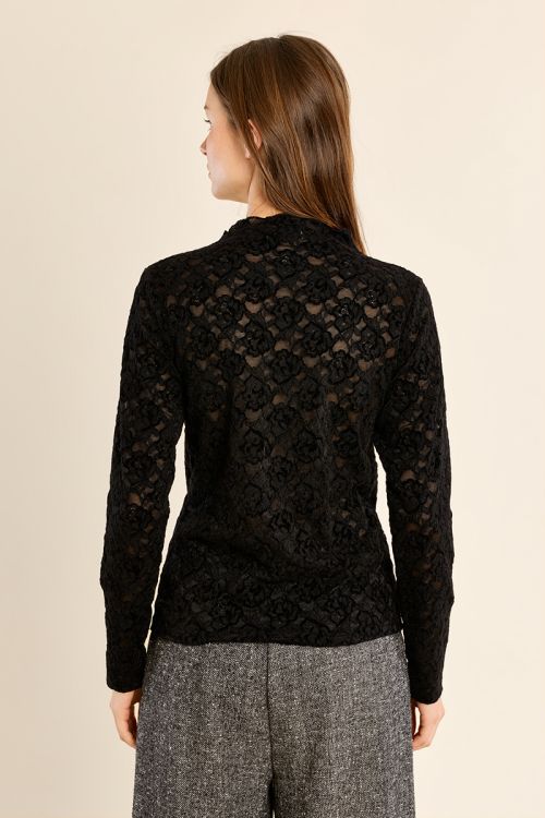 Top en dentelle semi-transparente