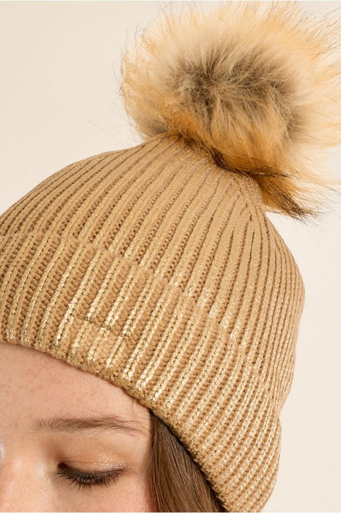 Bonnet effet métallisé, à pompon