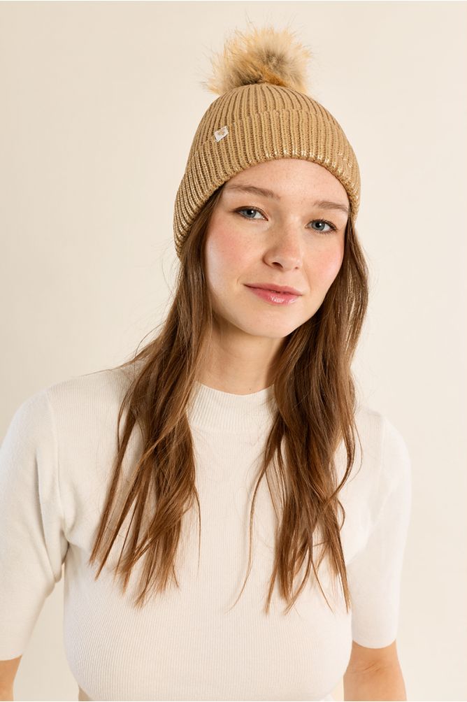 Bonnet effet métallisé, à pompon
