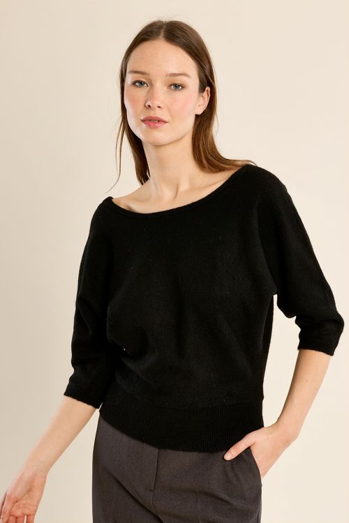 Pull aux manches trois quart, à dos nu