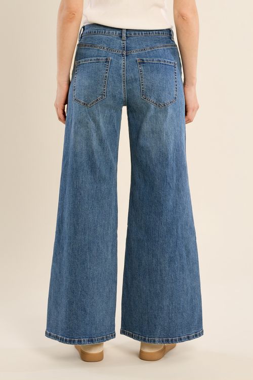 Pantalón vaquero acampanado