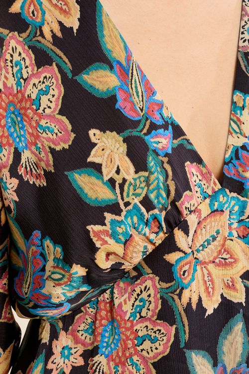 Robe courte ceintrée, motif à fleurs