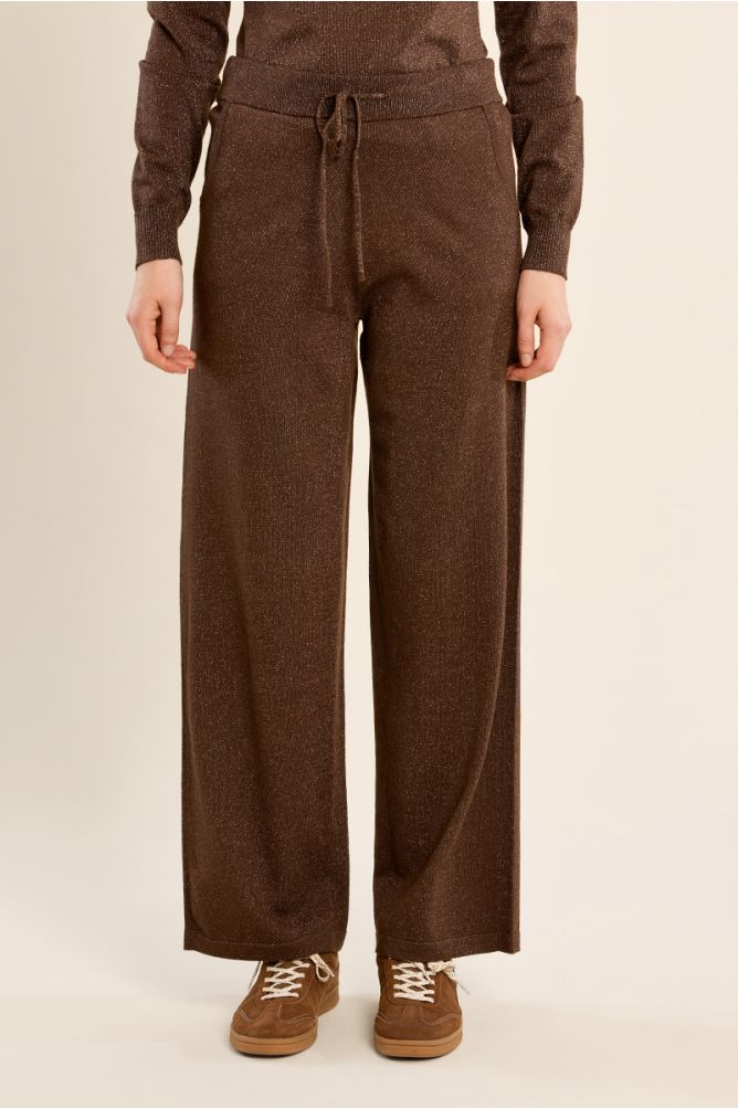 Jogger-style trousers, to tie