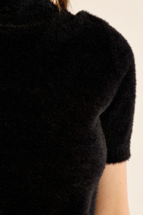 Fluffy, short sleeves sweater