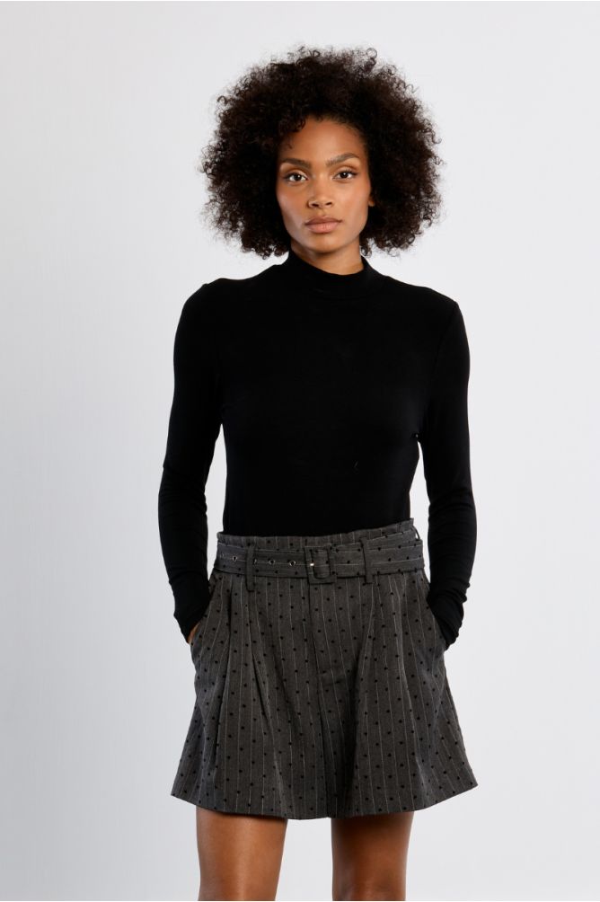 Short midi rayé, à cœurs