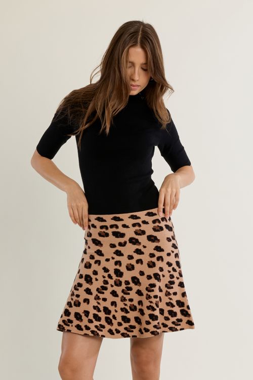 Short knit skirt, leopard