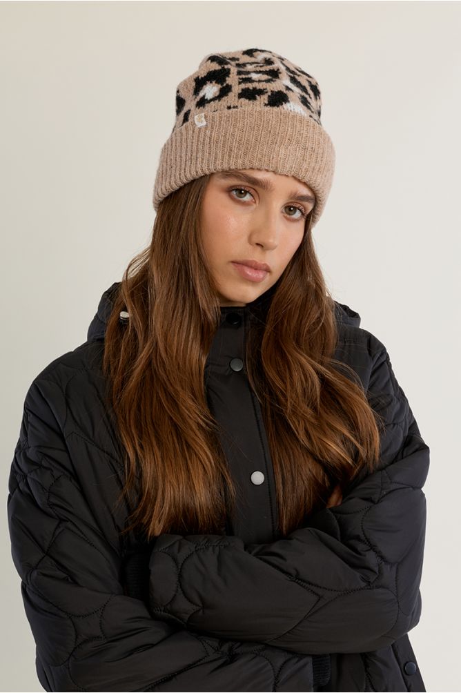 Knit beanie, leopard